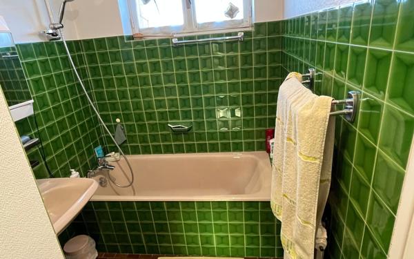 Maison à vendre    4 pièces • 80 m2 Saint-Étienne-de-Saint-Geoirs