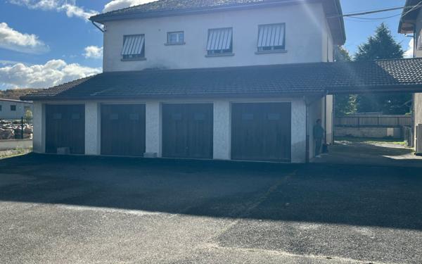 Maison à vendre    4 pièces • 80 m2 Saint-Étienne-de-Saint-Geoirs