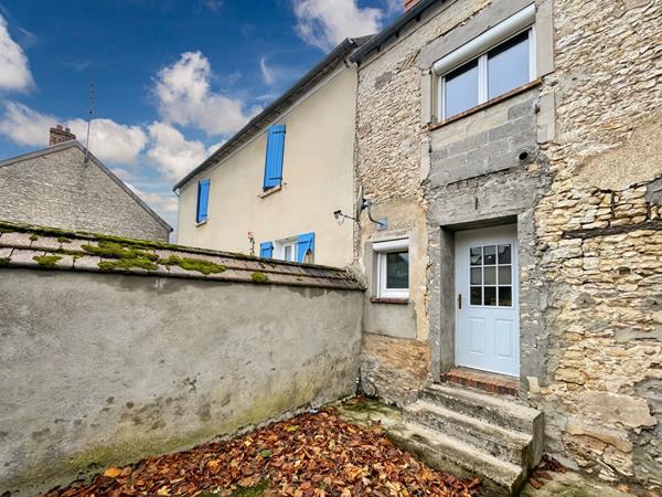 MAISON DE VILLE AVEC COUR PRIVATIVE