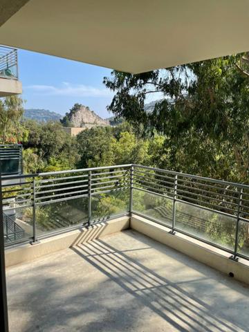 3  Pièces Traversant avec Terrasse Sud & Piscine