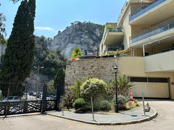 3  Pièces Traversant avec Terrasse Sud & Piscine