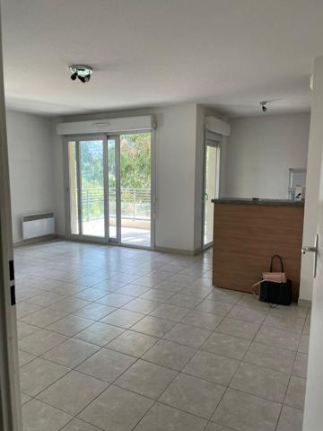 3  Pièces Traversant avec Terrasse Sud & Piscine