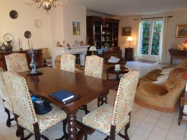 Très belle Maison Individuelle Résidence Très Recherchée à qqs minutes à pied de la Gare RER de Cergy-le-Haut