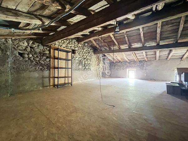 Ardèche : Maison en pierre rénovée 140m², volumes & charme