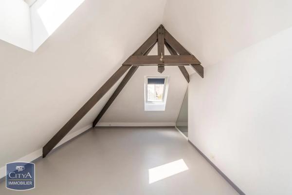 Appartement à louer 2 pièces 47.68m² Saint-Brieuc (22000)