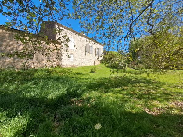 Maison de caractère en campagne sur 3 hectares avec son étang !