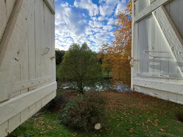 Maison de caractère en campagne sur 3 hectares avec son étang !