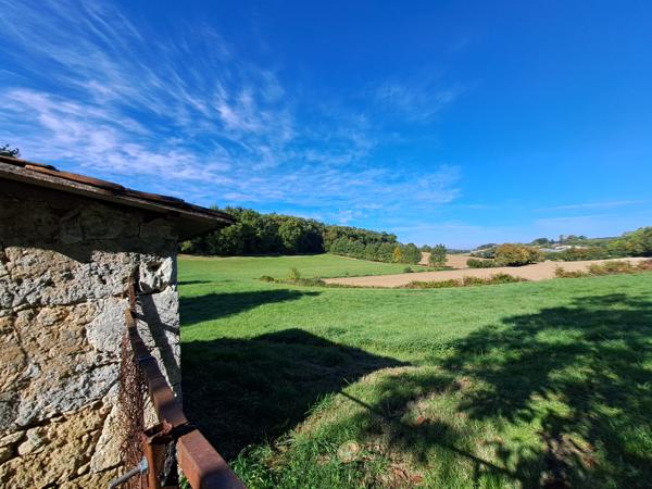 Maison de caractère en campagne sur 3 hectares avec son étang !