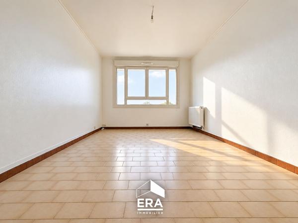 Appartement T3 pièce(s) 51 m2 + Cave + Parking à rénover