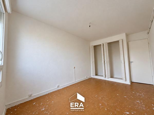 Appartement T3 pièce(s) 51 m2 + Cave + Parking à rénover