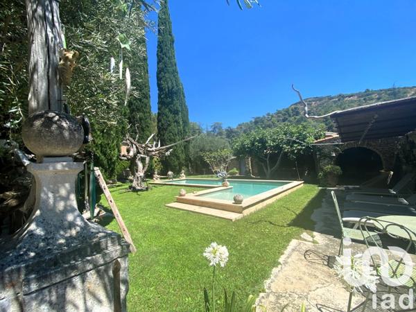 Maison à vendre 9 pièces 256 m² L'Isle-sur-la-Sorgue