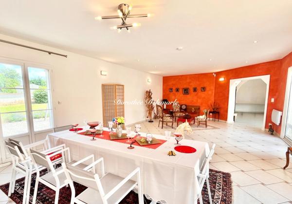 Maison à vendre 10 pièces LA BENATE (17) 408 m² AVEC PISCINE – VUE CAMPAGNE – ENTRE SAINT-JEAN-D’ANGÉLY ET SURGÈRES