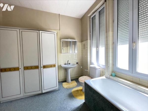 Propriété 9 pièces  210m²