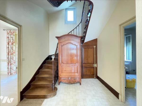 Propriété 9 pièces  210m²