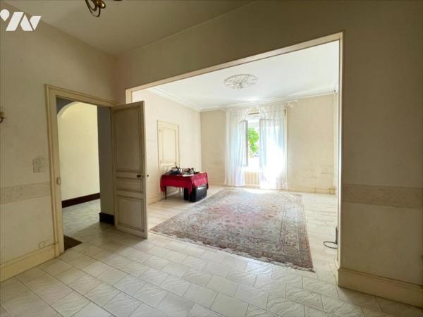 Propriété 9 pièces  210m²