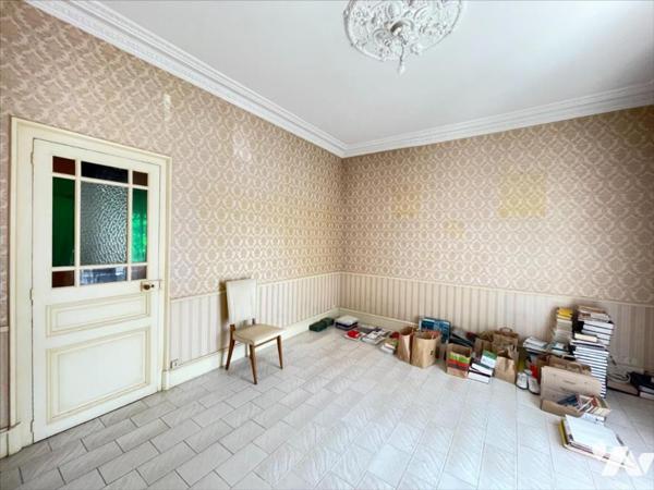 Propriété 9 pièces  210m²