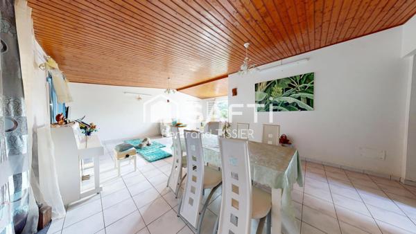 Maison avec grand terrain et potentiel - 2159m2