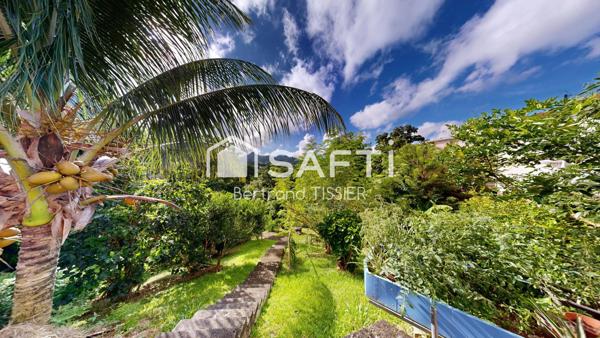 Maison avec grand terrain et potentiel - 2159m2