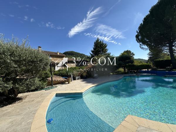 Mas 9 pièce(s) 4 chambre(s) 242 m²