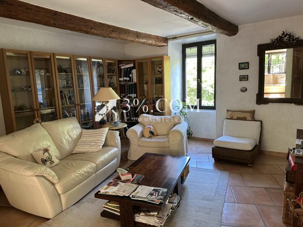 Mas 9 pièce(s) 4 chambre(s) 242 m²