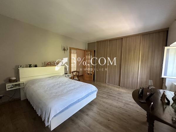 Mas 9 pièce(s) 4 chambre(s) 242 m²