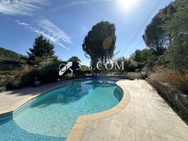 Mas 9 pièce(s) 4 chambre(s) 242 m²