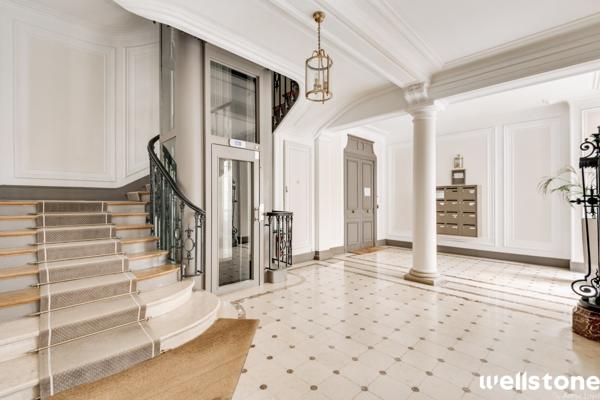 Bureaux à louer à PARIS 75008