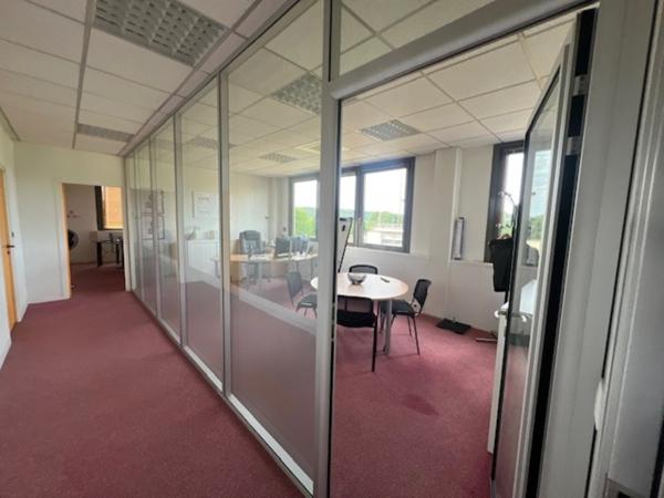 Bureaux à louer à VAL DE REUIL 27100