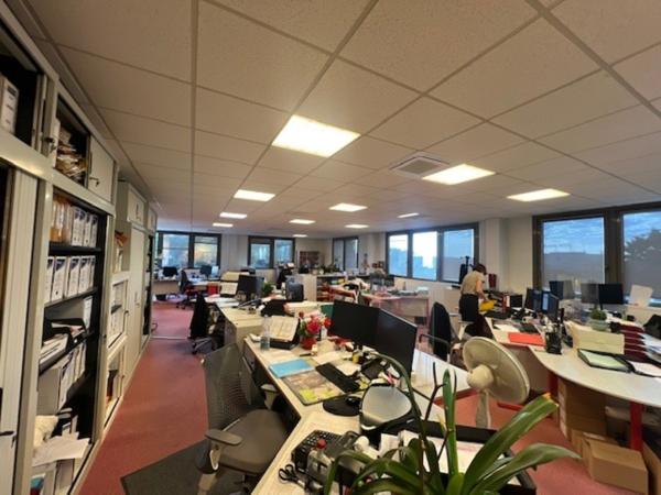 Bureaux à louer à VAL DE REUIL 27100