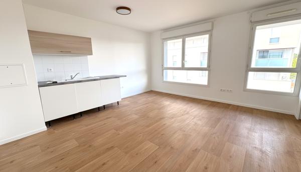 Bel Appartement F2 en Plein Centre d'Évry