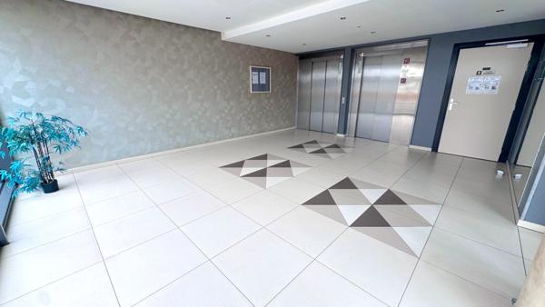 Bel Appartement F2 en Plein Centre d'Évry