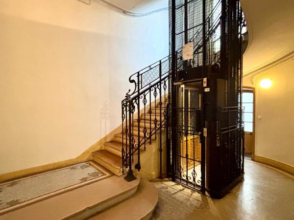 Chambre de service dans quartier recherché