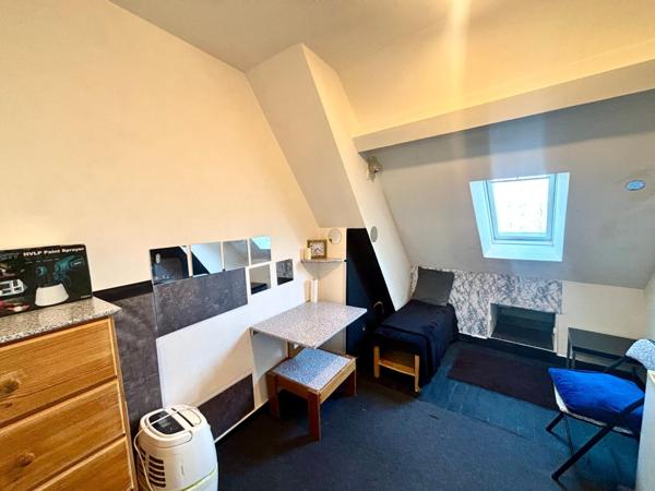 Chambre de service dans quartier recherché