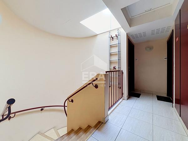 Appartement F2 avec balcon, piscine et double stationnement - Étampes, quartier Saint-Pierre