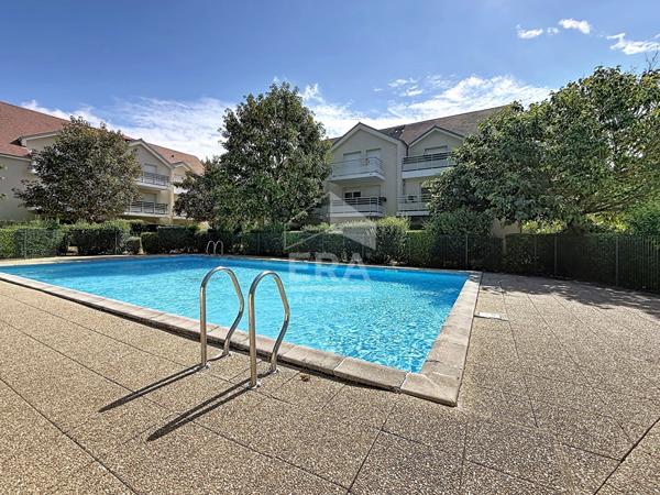 Appartement F2 avec balcon, piscine et double stationnement - Étampes, quartier Saint-Pierre