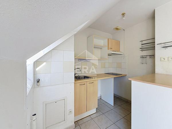 Appartement F2 avec balcon, piscine et double stationnement - Étampes, quartier Saint-Pierre