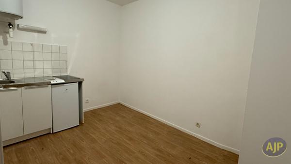 Appartement à louer Angers : 1 pièces, 14m² avec 0 chambre(s) à 395€ - AJP Immobilier Angers