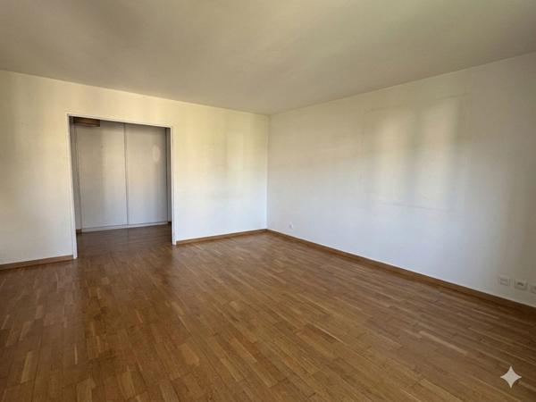 Appartement 4 pièces à vendre à Puteaux - Calme et lumineux avec balcon et parking