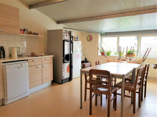 BUREAUX A VENDRE POITIERS CENTRE VILLE 387M2 + 13 PLACES DE STATIONNEMENT