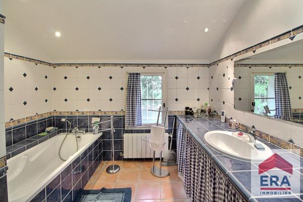 Maison Camaret Sur Aigues 11 pièce(s) 467 m2