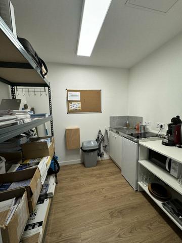 A LOUER ZONE TERRE DE SPORT NIORT LOCAL COMMERCIAL FACILE D'ACCES 107m2