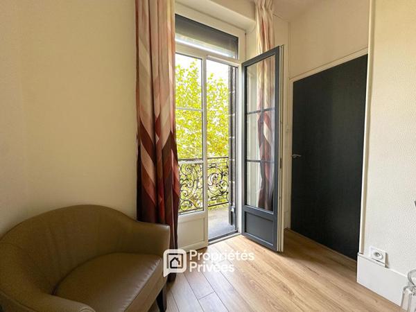 Appartement de standing 4 pièces 85 m2 avec balcons, cave et grenier