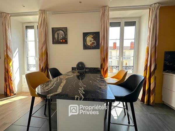 Appartement de standing 4 pièces 85 m2 avec balcons, cave et grenier