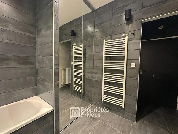 Appartement de standing 4 pièces 85 m2 avec balcons, cave et grenier