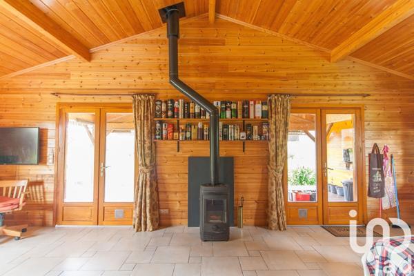 Châlet 5 pièces de 111 m² à Linards (87130)