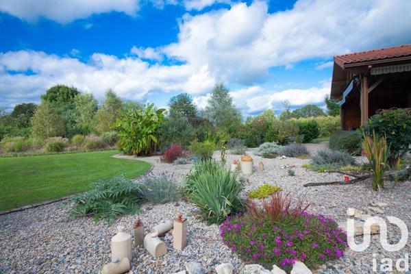 Châlet 5 pièces de 111 m² à Linards (87130)