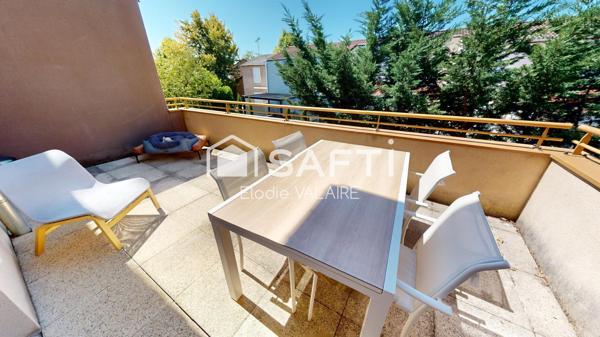 Appartement T2 43m² en Duplex Dernier étage avec grande Terrasse et un garage