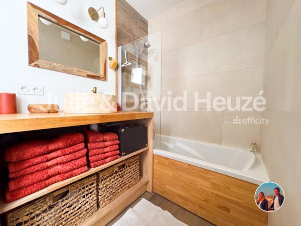 Maison
         4 pièces
        - 91 m² Bien prestige 499 000 € *