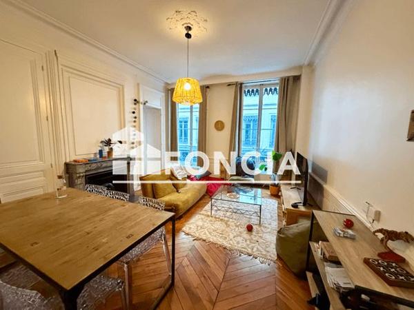 Location Appartement 3 pièces 97.7 m² - 3 RUE PLENEY Lyon 69001