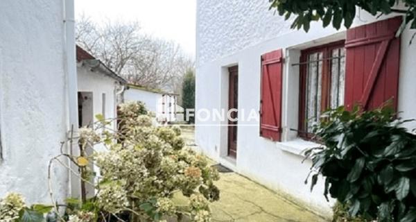 Location Studio 18.24 m² - Orsay 91400